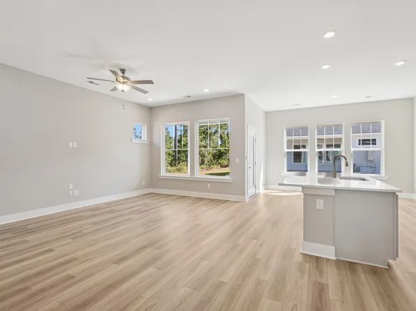 330 Trailmore Ln, Summerville, SC 29486