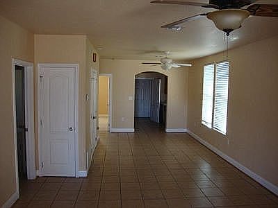 4th image of 702 Hines Ave