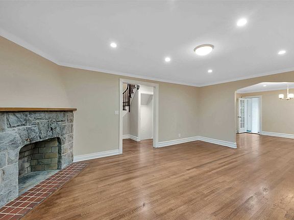 3rd image of 114-11 177th St