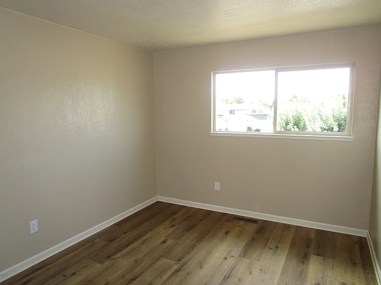 135 Donnas Ln — Photo 12