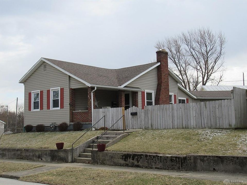 1st image of 515 E 5th St