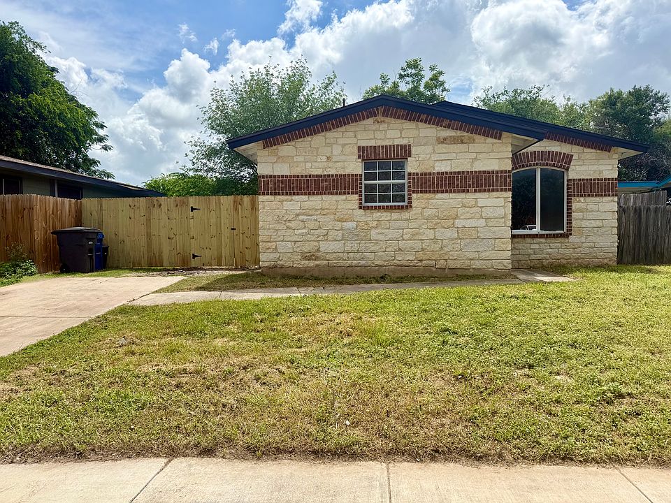 1st image of 554 Park Village Dr