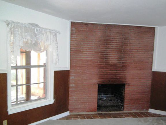 3rd image of 313 Waverly Dr