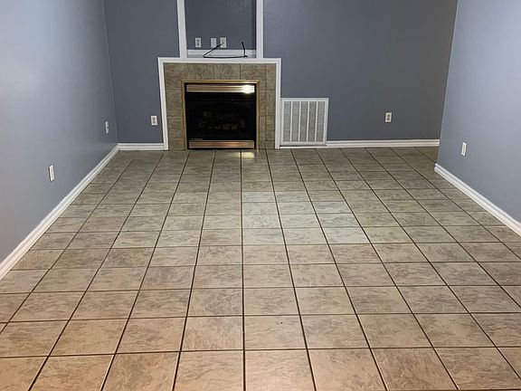 4th image of 1223 N Heritage Ave