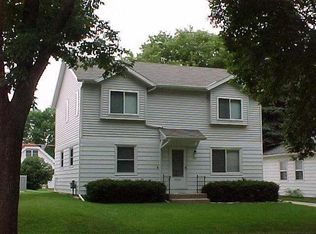 910 S 88th St, West Allis, WI 53214