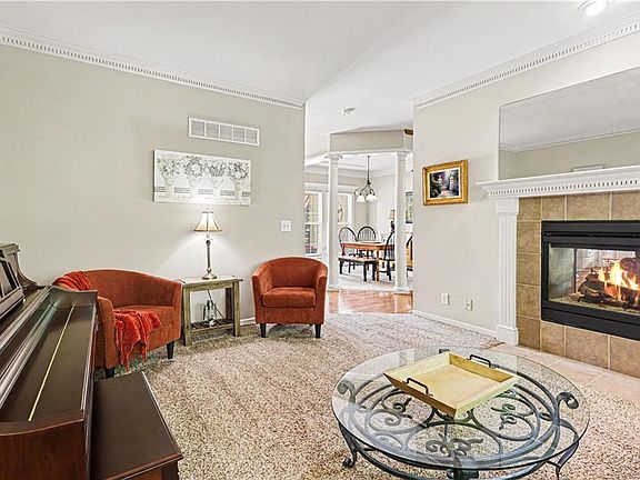 5th image of 1830 Parkside Dr