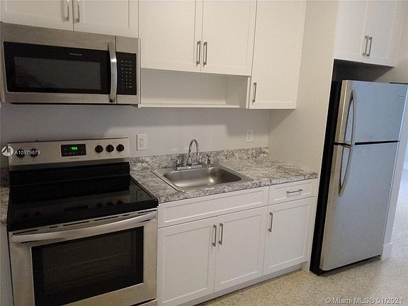 5th image of 222 NW 39th St #222