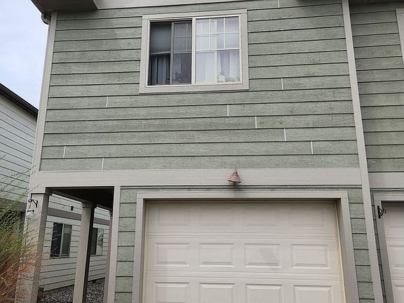 2nd image of 957 Forestglen Dr APT A