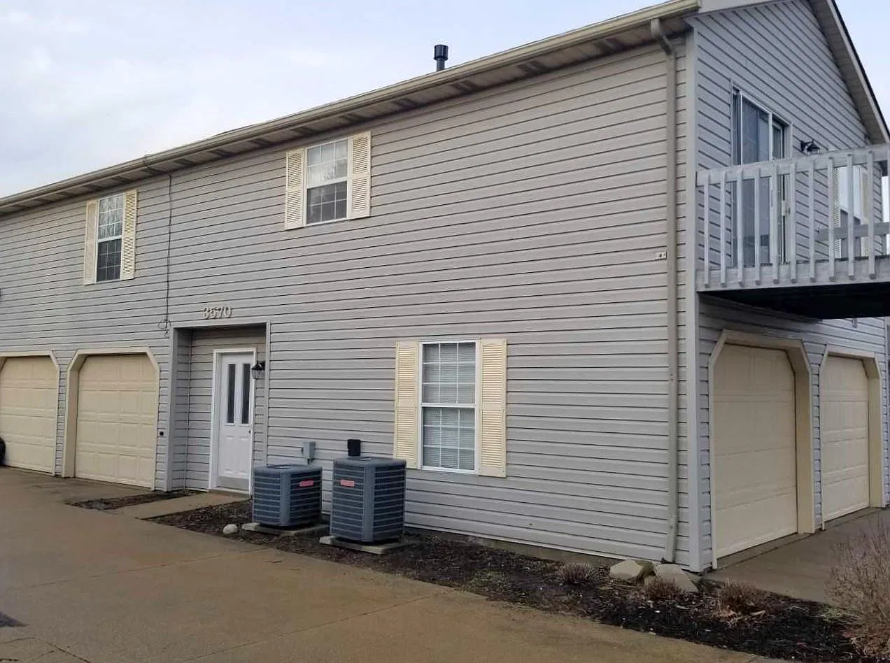 2 bed, 1.5 bath, $1,345 — Photo 1
