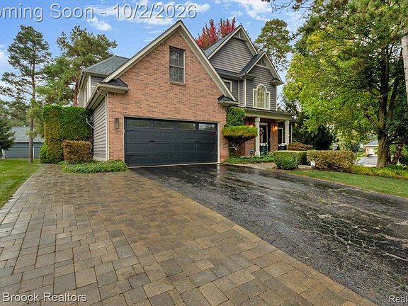3rd image of 6979 Woodlyn Ct