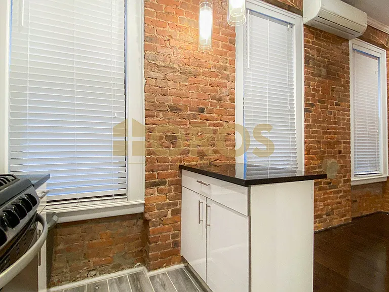 46 Grand St #1R — Photo 6