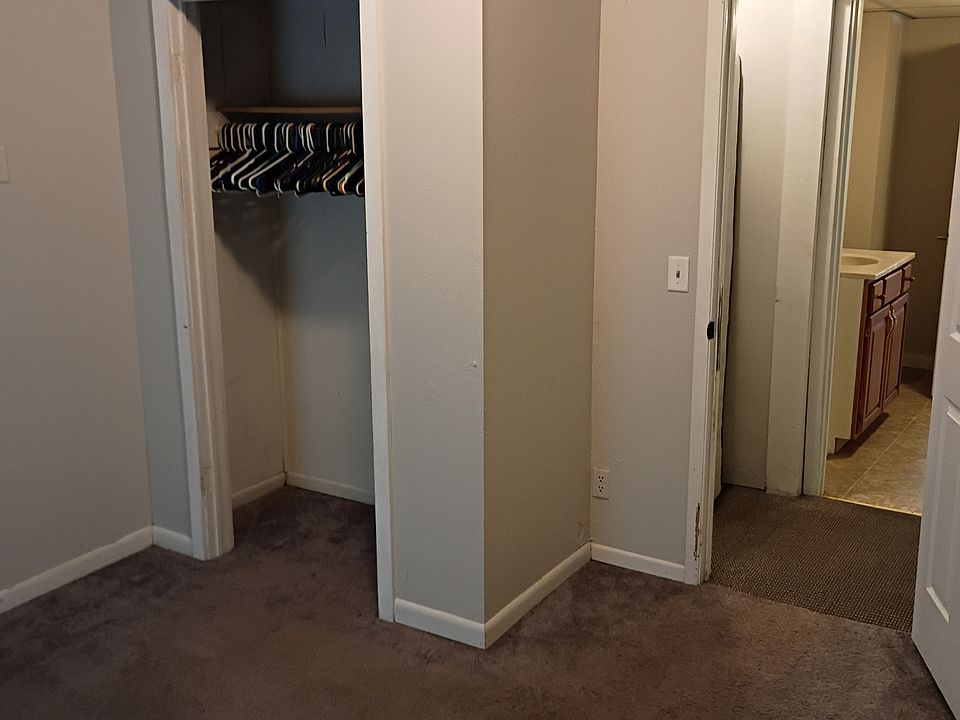 Bedroom 1 (closet, door)_06222026