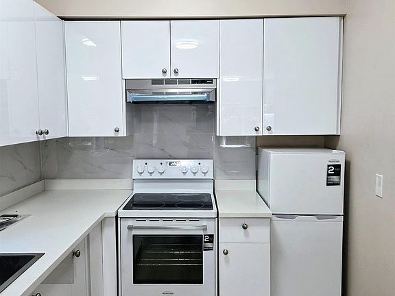 5th image of 345 W 15th Ave #2