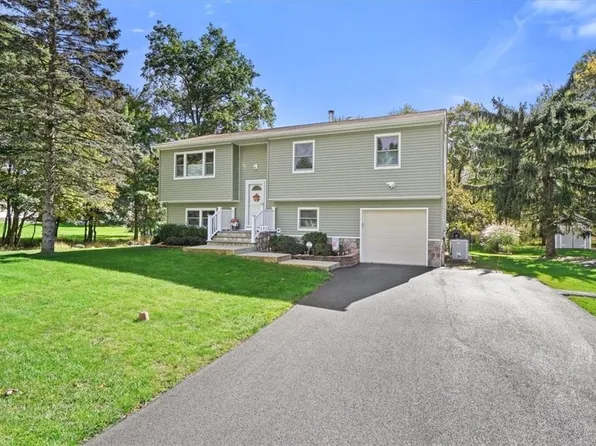 160 Lake Region Boulevard, Monroe, NY 10950