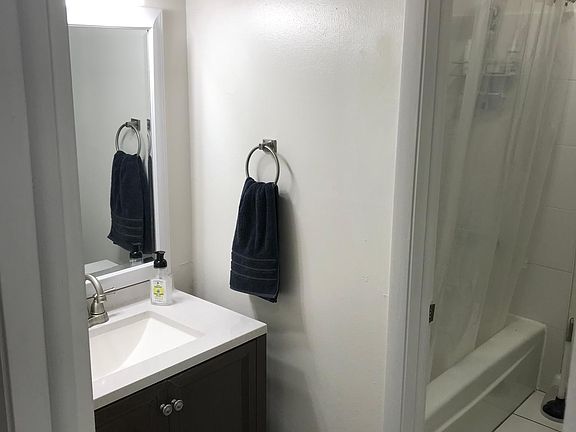 3rd image of 3069 N Oakland Ave APT 110