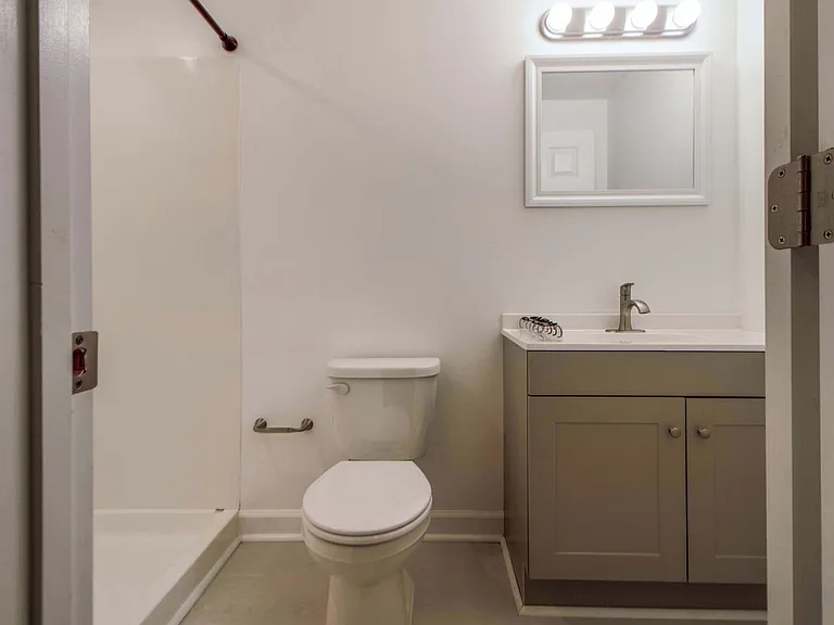 333 S Conkling St #A — Photo 17
