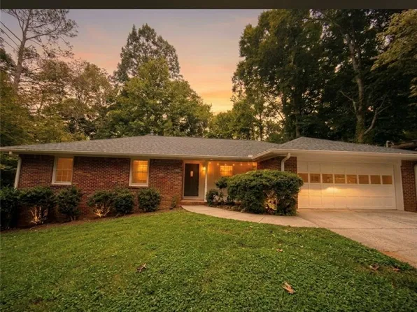 1512 Pine Cir, Lawrenceville, GA 30044