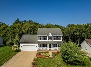 1214 Broadway Dr, Sun Prairie, WI 53590