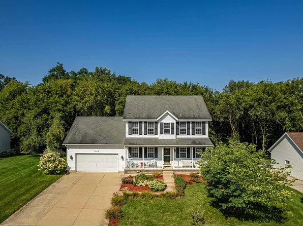 1214 Broadway Dr, Sun Prairie, WI 53590