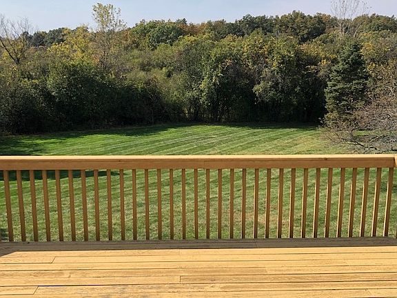 3rd image of 824 Longwood Dr