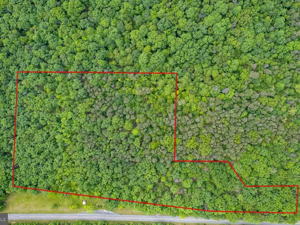 1 N Timber Ridge Rd, Cross Junction, VA 22625