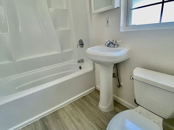 3rd image of 990 42nd St #994