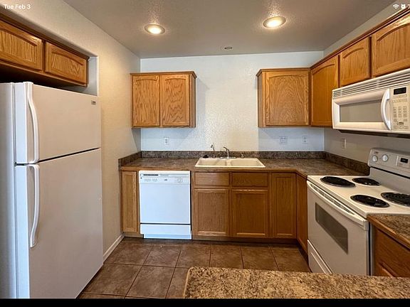 5th image of 3049 Shoshone Dr Unit 102