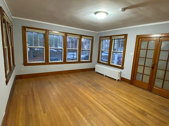 5th image of 2 Pinehurst Ave APT 1
