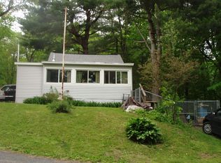 9 Burden Ave, Averill Park, NY 12018