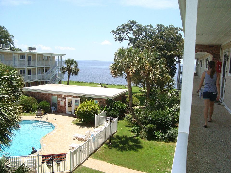 Looking south over the pool and bay toward Gulf Breeze
