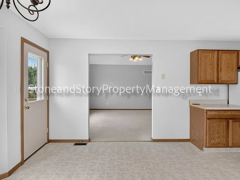 6926 SW 17th St — Photo 11