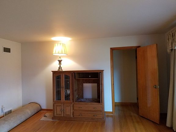2nd image of 15 Delee Ave