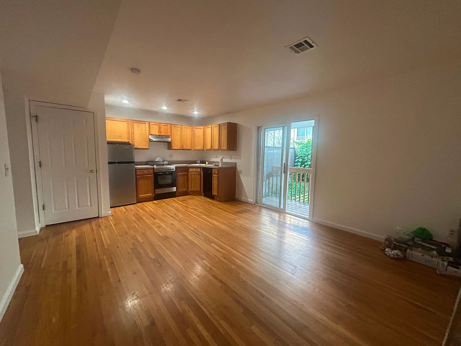 1 bed, $1,999 — Photo 1