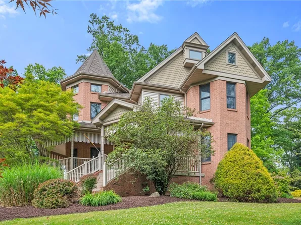 1470 McElheny Rd, South Park, PA 15129