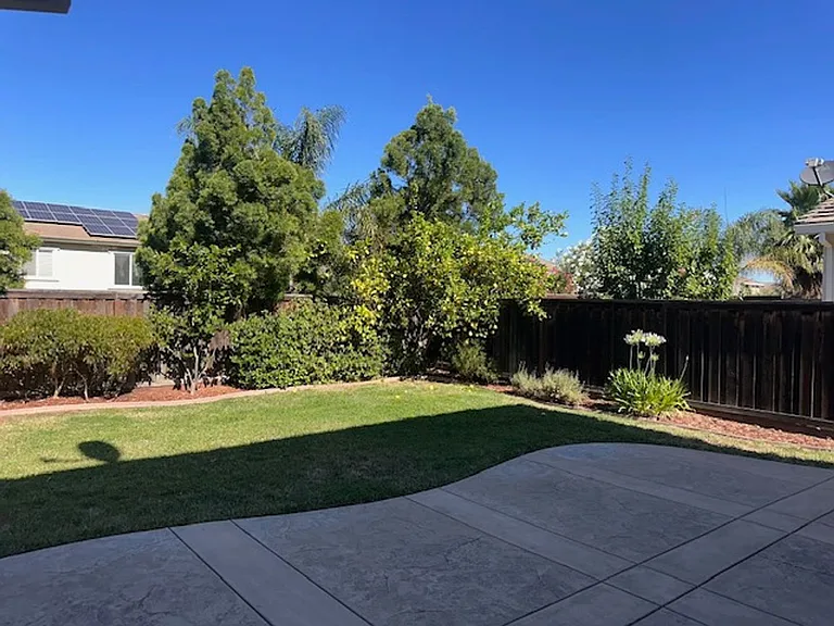 18281 Parkside Ct — Photo 28