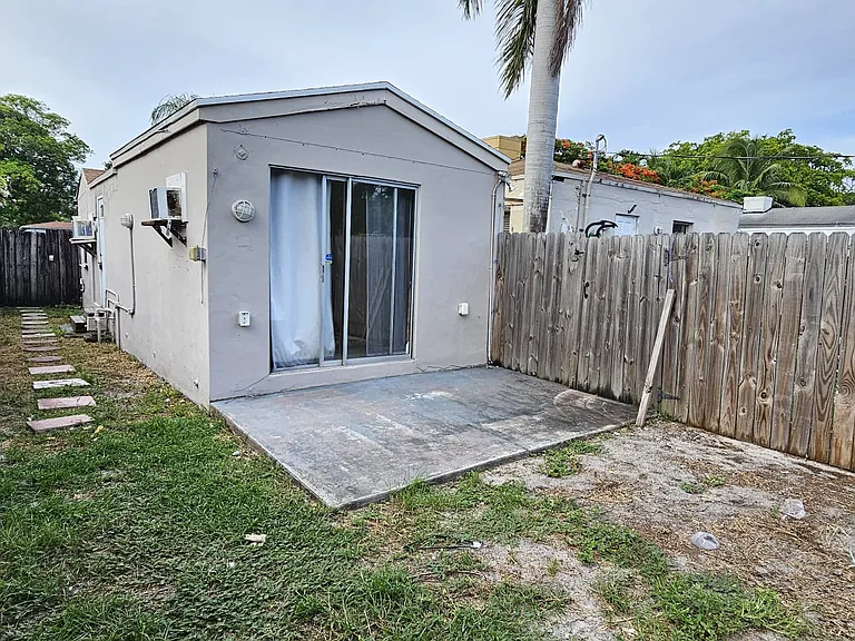 Funston St — Photo 10