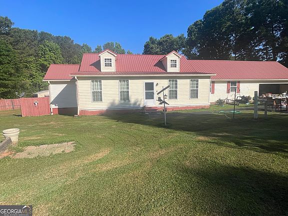 3rd image of 40 Jim Goodson Rd