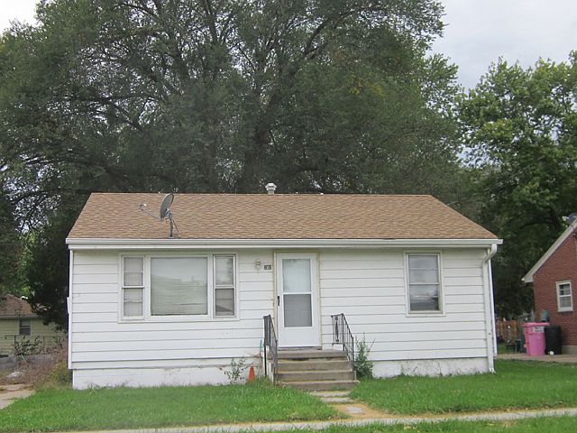 1st image of 610 S Hazel St