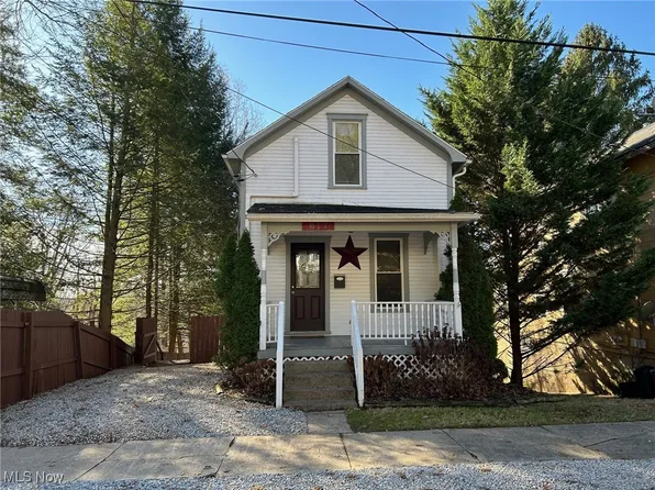 617 10th St, Marietta, OH 45750