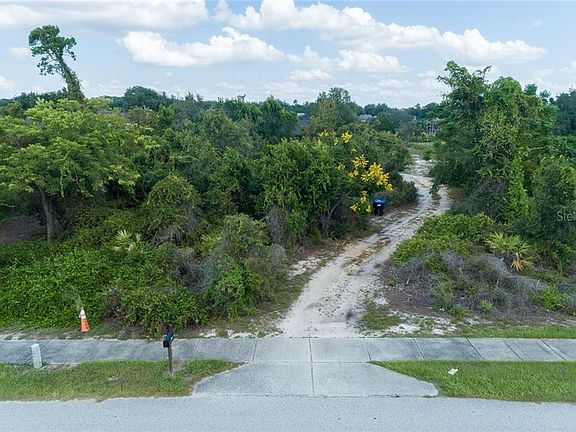 4th image of 8029 Palm Lake Dr