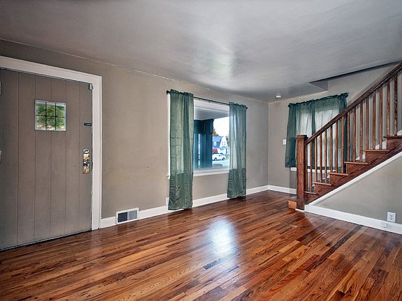 2nd image of 2620 Erskine Blvd