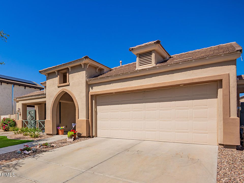 1st image of 800 W SYCAMORE Court