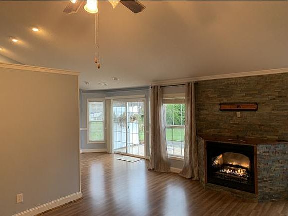 3rd image of 83 Boone Hill Ct