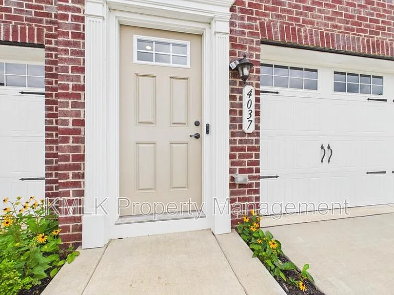 4037 N Steels Cir — Photo 4