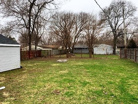 4th image of 7904 Scott Ln