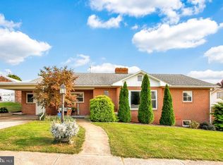 240 W Gay St, Red Lion, PA 17356