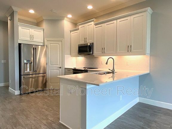 4th image of 4010 Rocky Shores Dr
