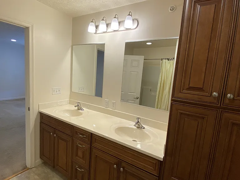 65 Woods Edge Rd #4 — Photo 16