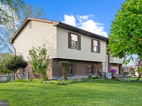 316 Sarhelm Rd, Harrisburg, PA 17112