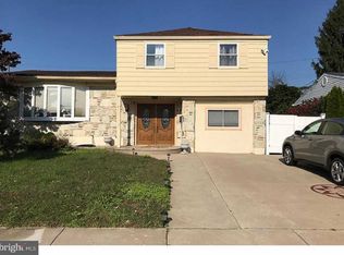 9754 Susan Rd, Philadelphia, PA 19115